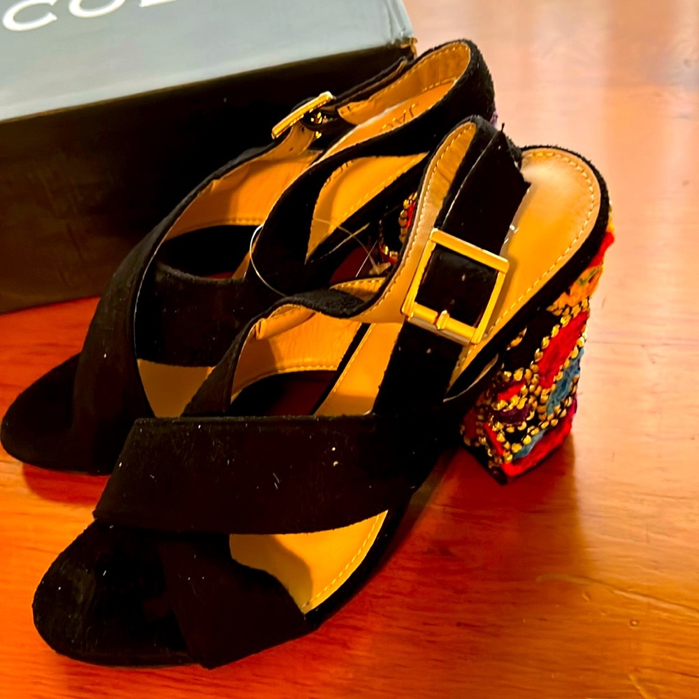 NWT JACOBIES BLACK  EMBROIDERED BANDA SANDALS